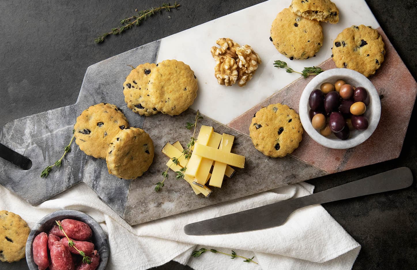 Galletitas saladas de aceitunas y tomillo