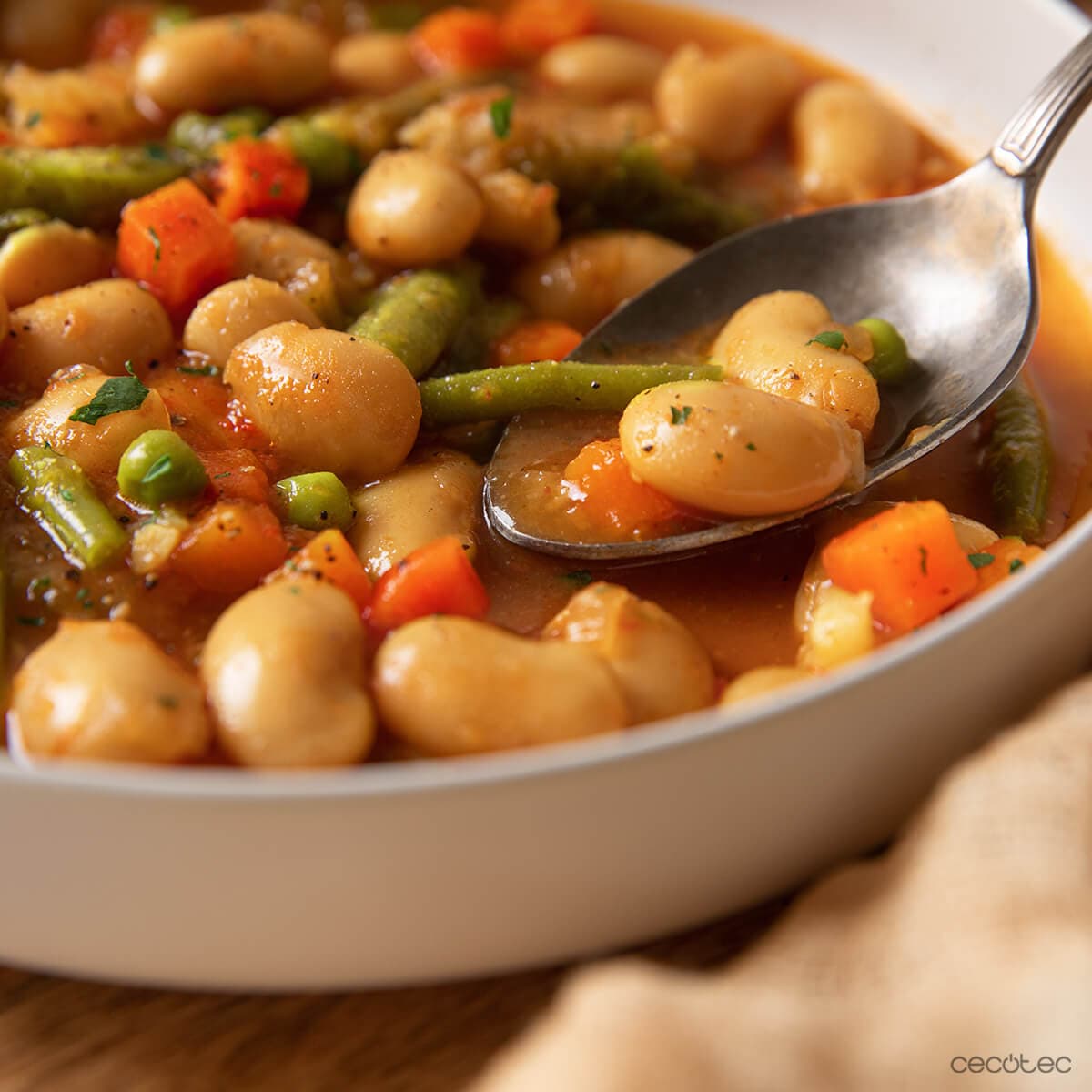 Alubias con menestra de verduras en Ollas GM