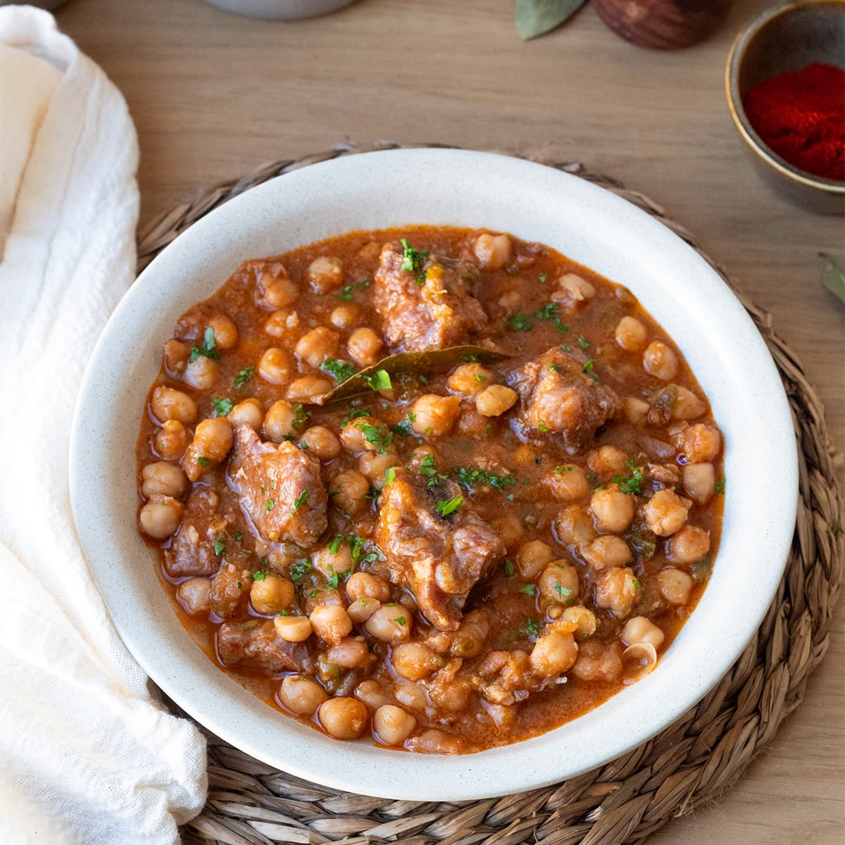 Guiso de costillas con garbanzos en Olla GM
