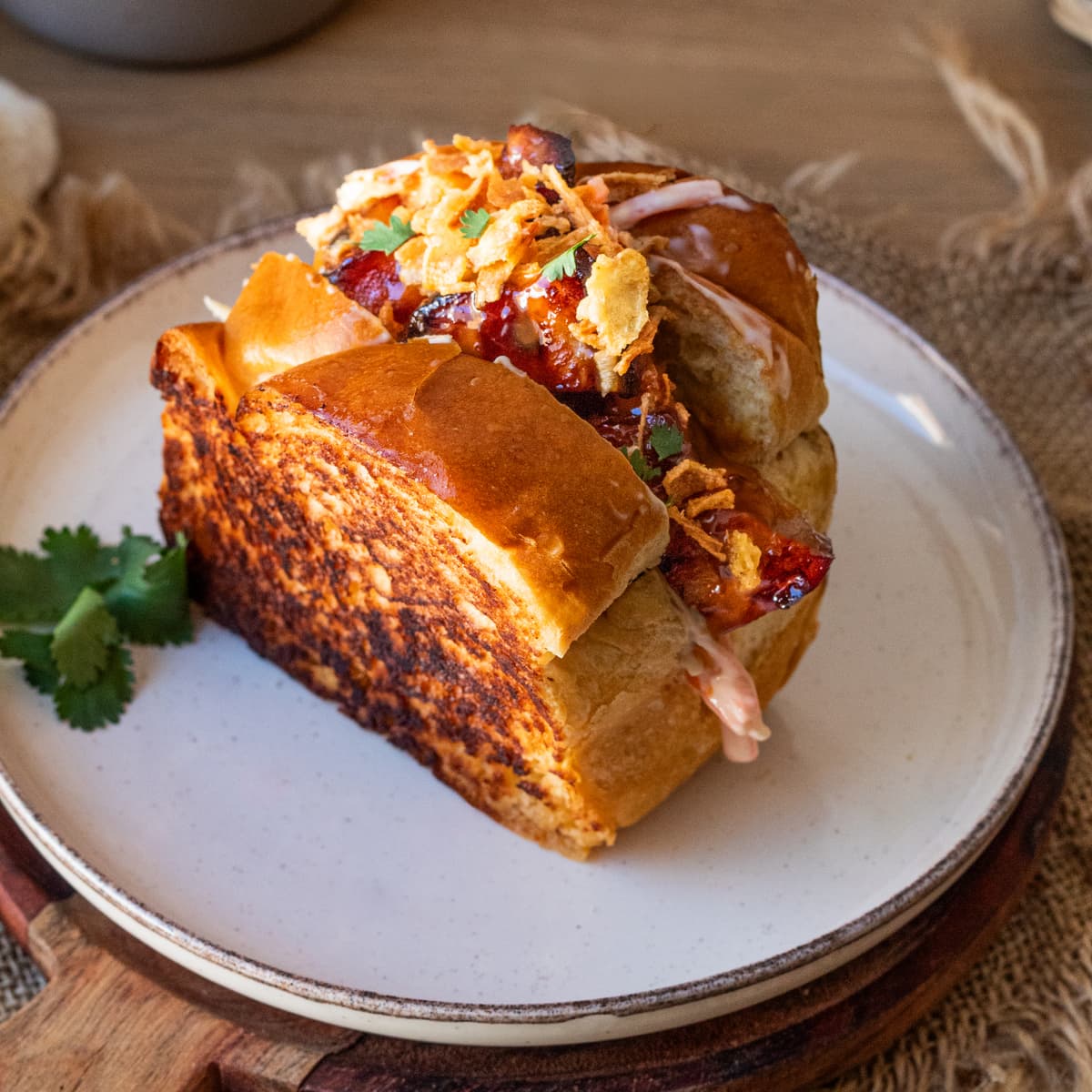 Brioche relleno de panceta asiática en Mambo