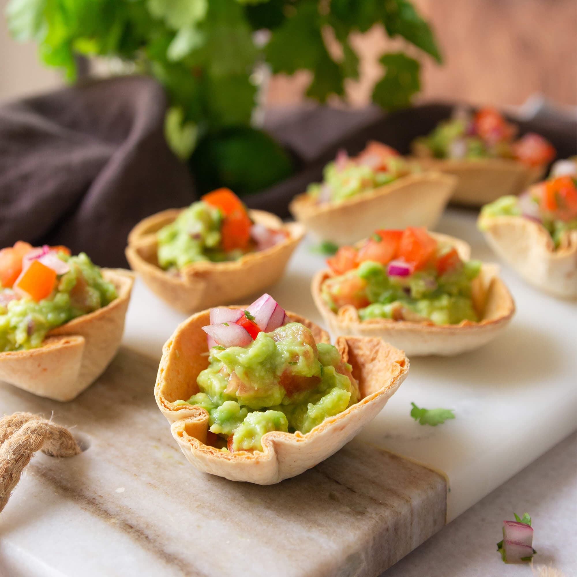 Cazuelitas rellenas de guacamole en Cecofry