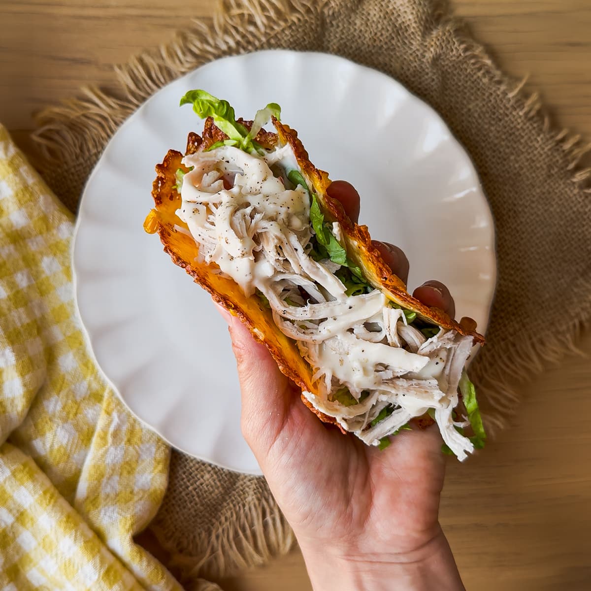 Taco crujiente de maíz y queso en Cecofry