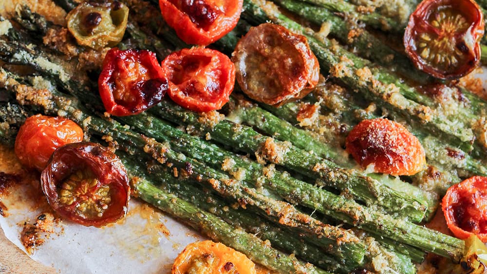 Espárragos con tomates y parmesano en Olla GM