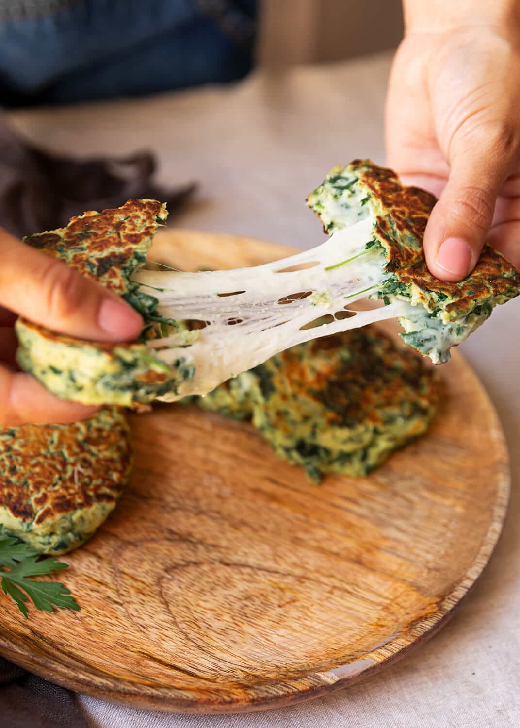 Tortitas de espinacas y ricotta rellenas de mozzarella en Mambo