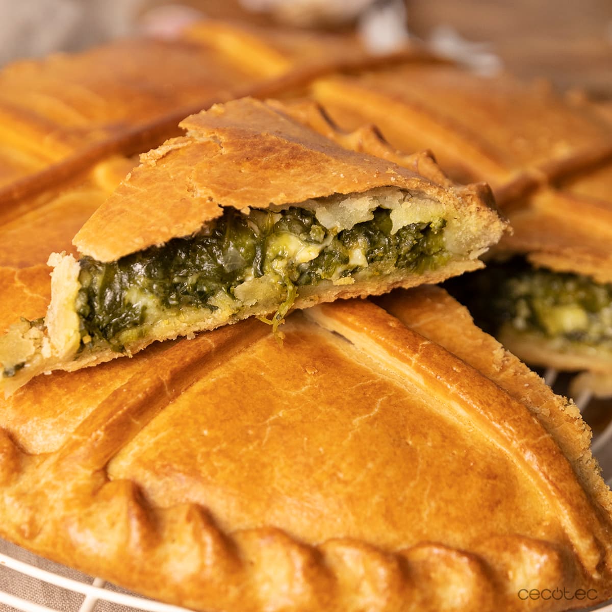 Empanada de espinacas con queso de cabra
