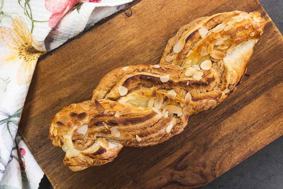 Trenza de hojaldre y turrón en Mambo