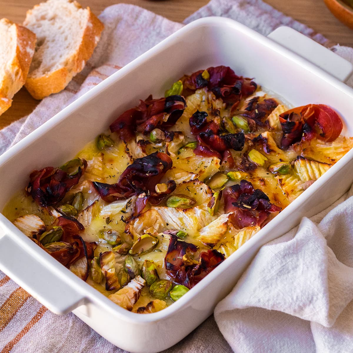 Camembert horneado con jamón en Cecofry