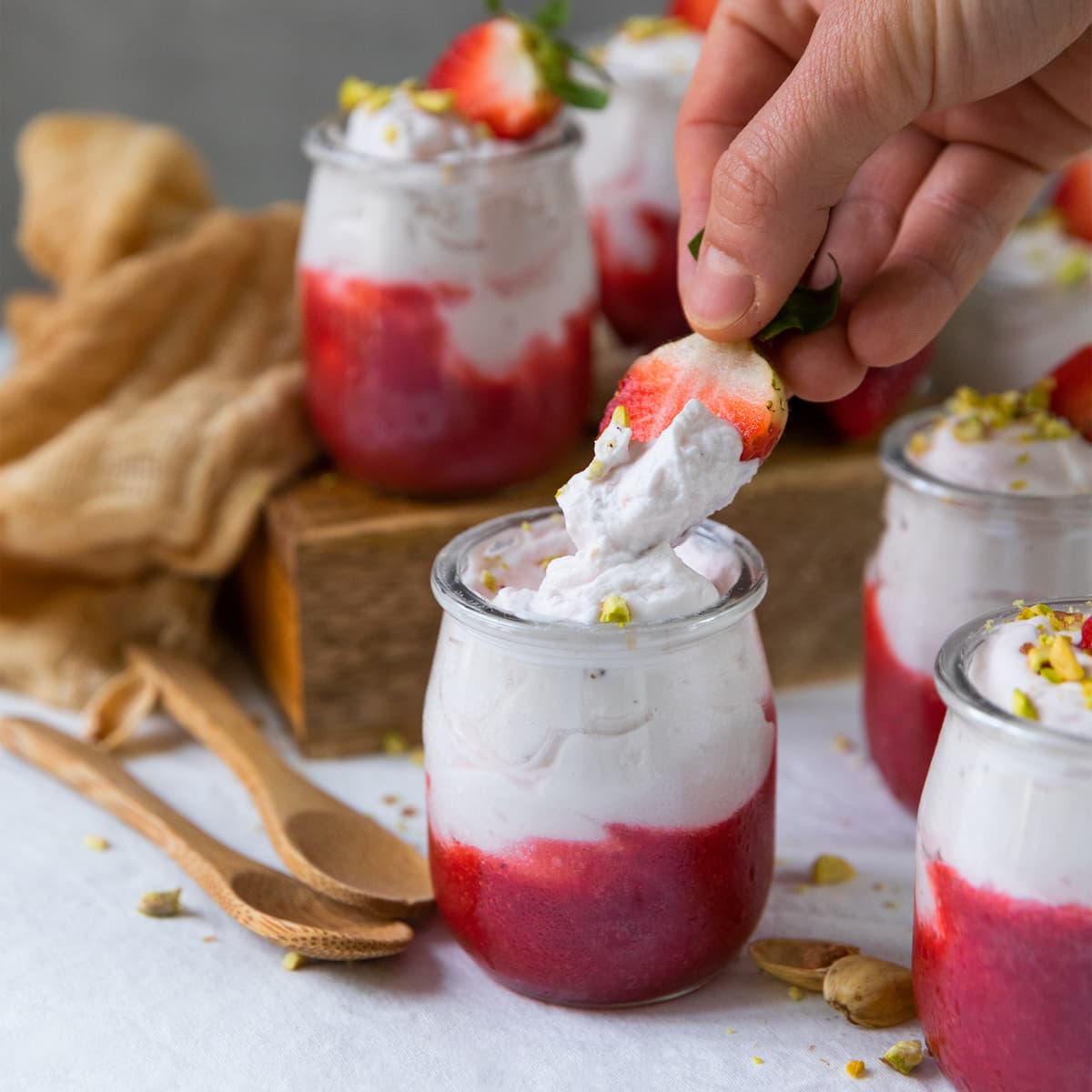 Postre de fresa con 3 ingredientes en Mambo