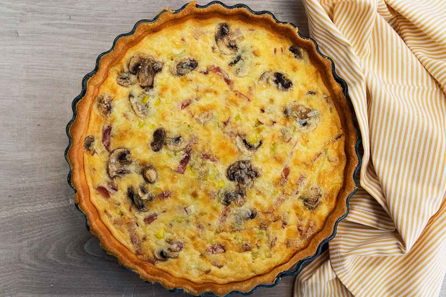 Quiche de bacon, puerros y champiñones en Mambo