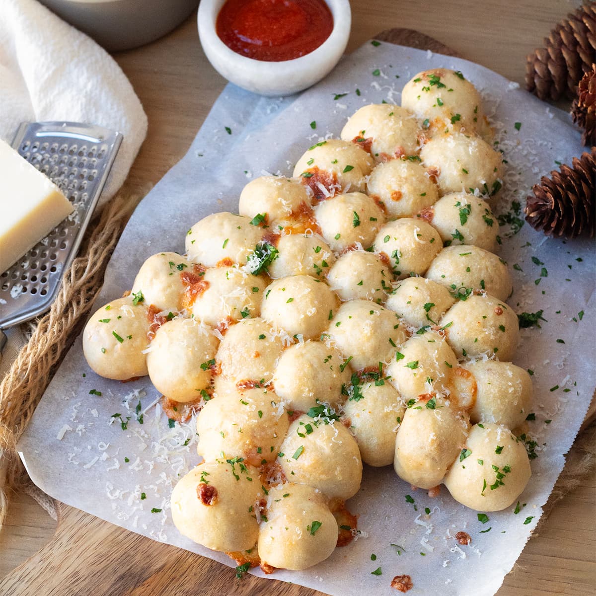 Árbol de bolitas de navidad rellenas en Mambo y Cecofry