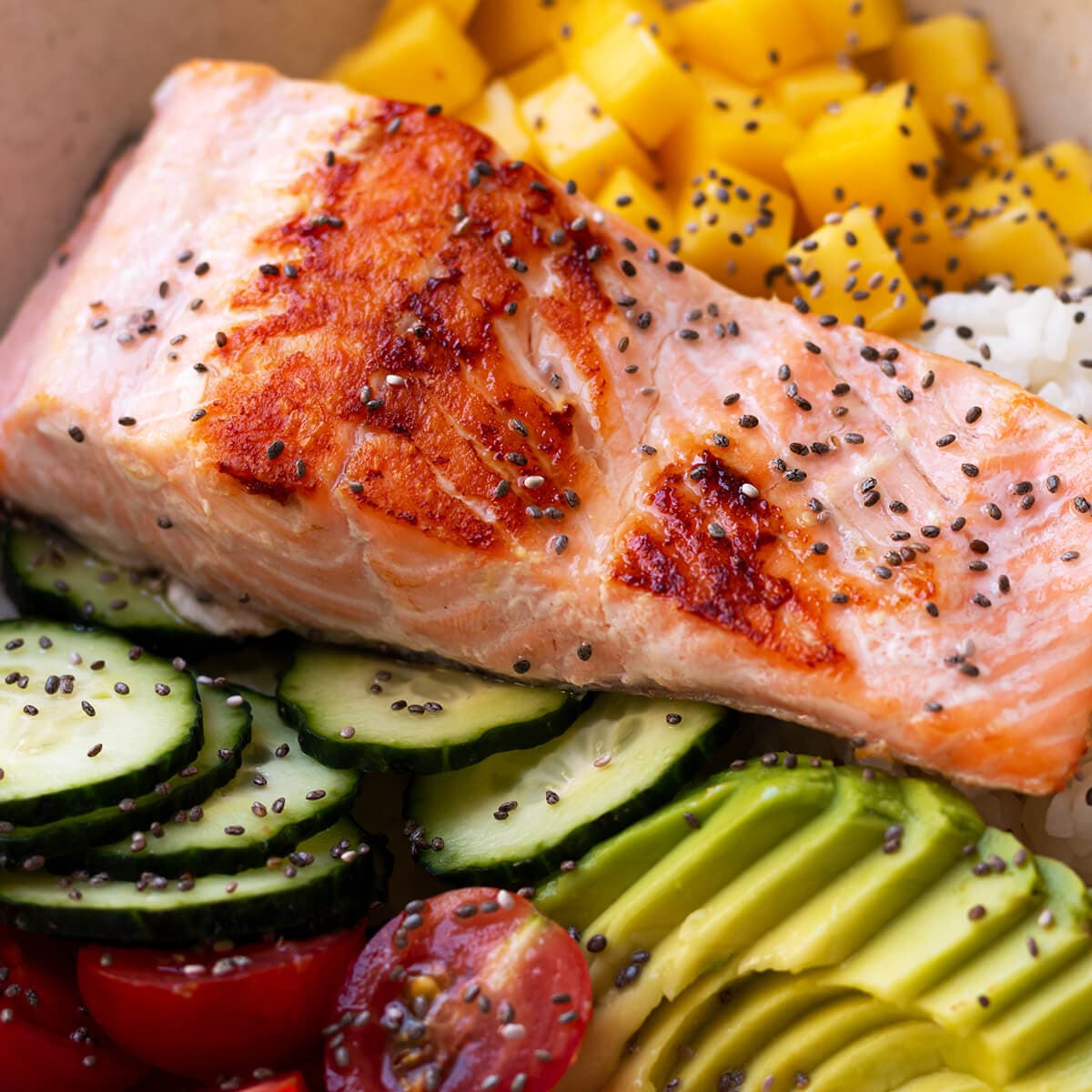 Bowl de salmón en Ollas GM