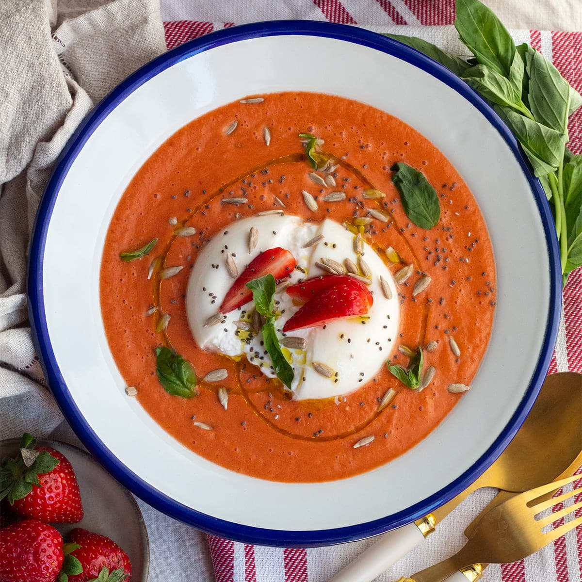 Gazpacho con burrata en Mambo