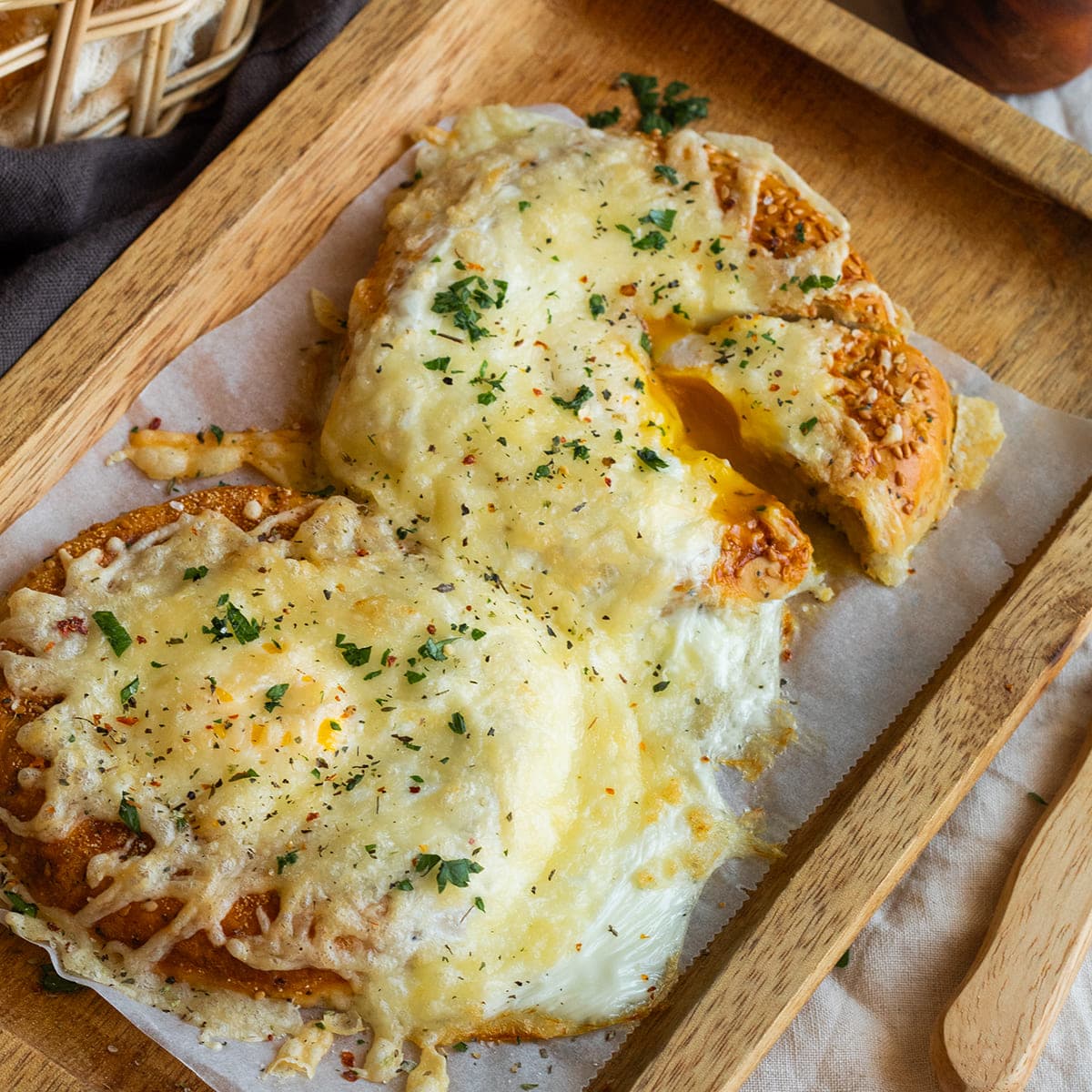 Bagel con pesto y huevo en Cecofry