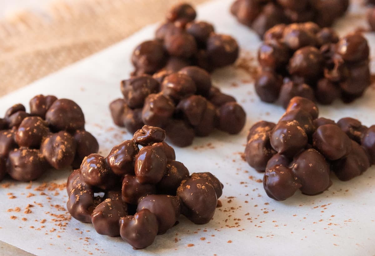 Bombones de chocolate y garbanzo en Cecofry