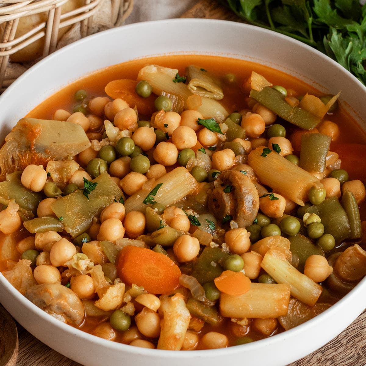 Garbanzos con menestra de verduras en Olla GM