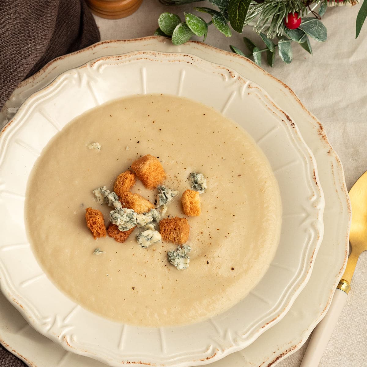 Crema de coliflor, pera y gorgonzola en Ollas GM