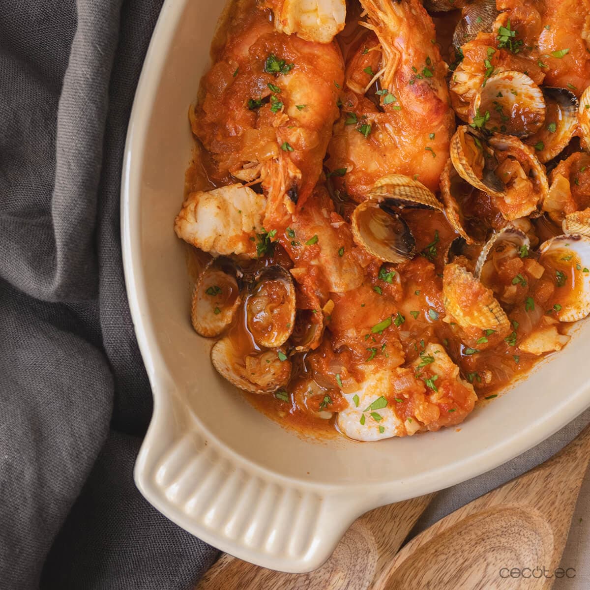 Suquet de merluza, gambas y berberechos en Ollas GM