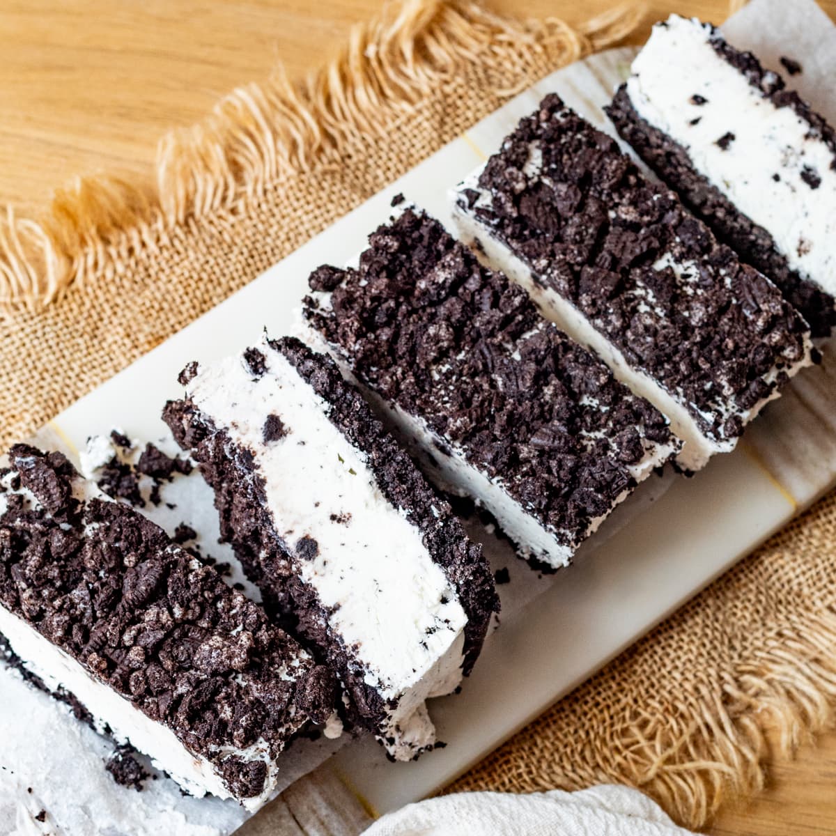 Sandwich helado de oreo con Mambo