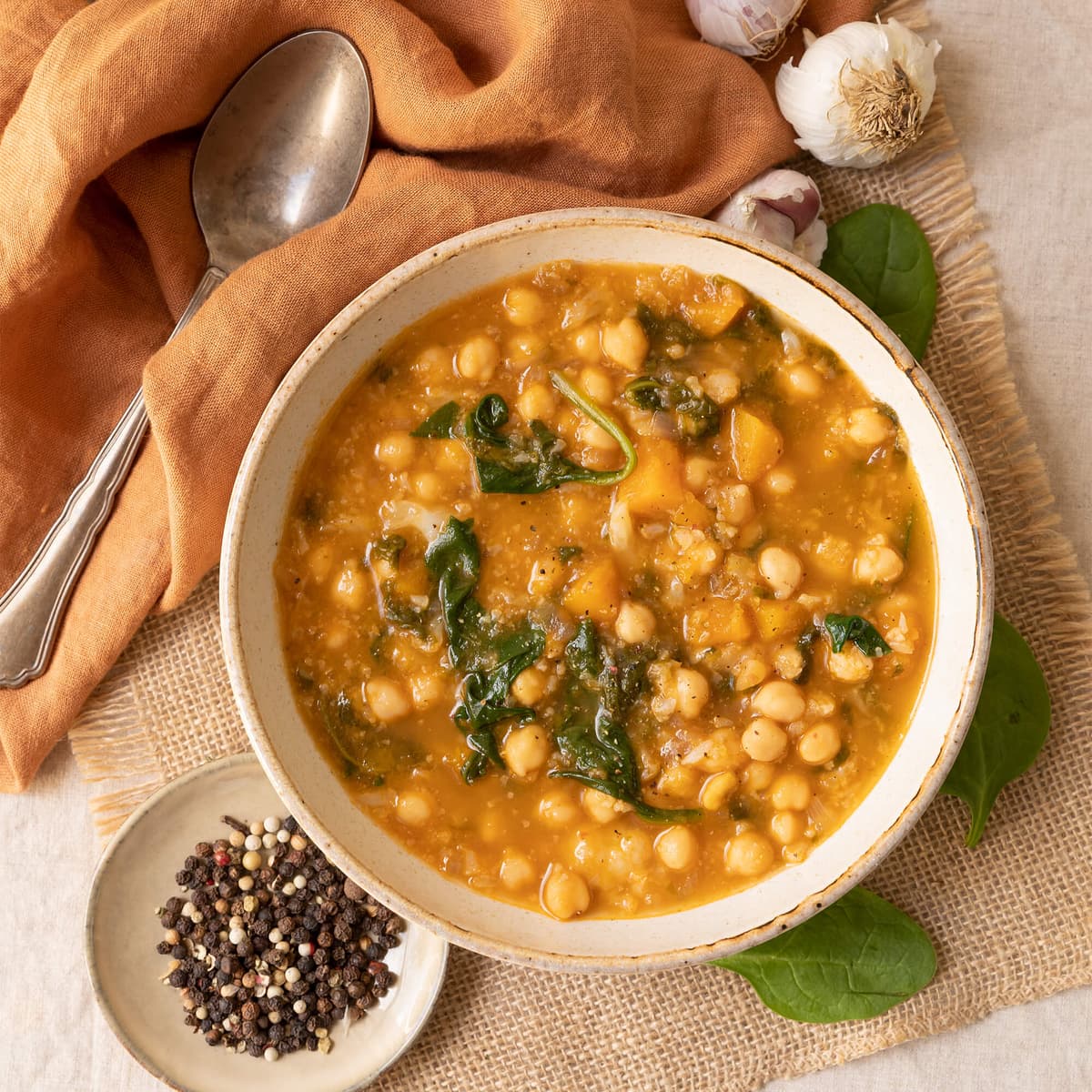 Potaje rápido de garbanzos con verduras en Ollas GM