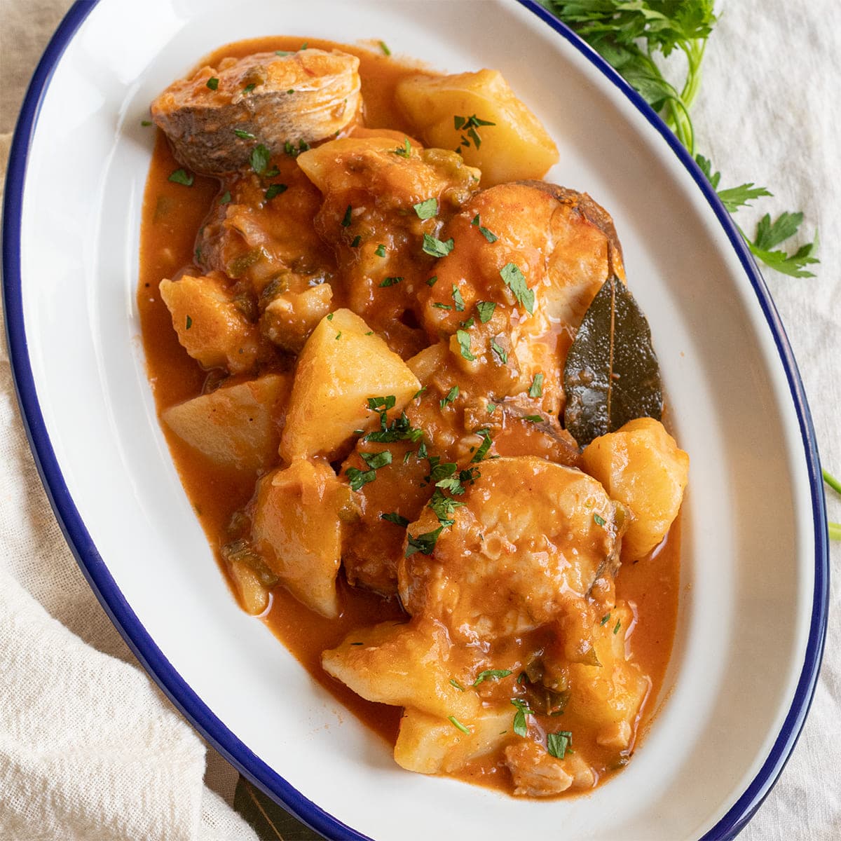 Guiso de merluza con patatas en Ollas GM