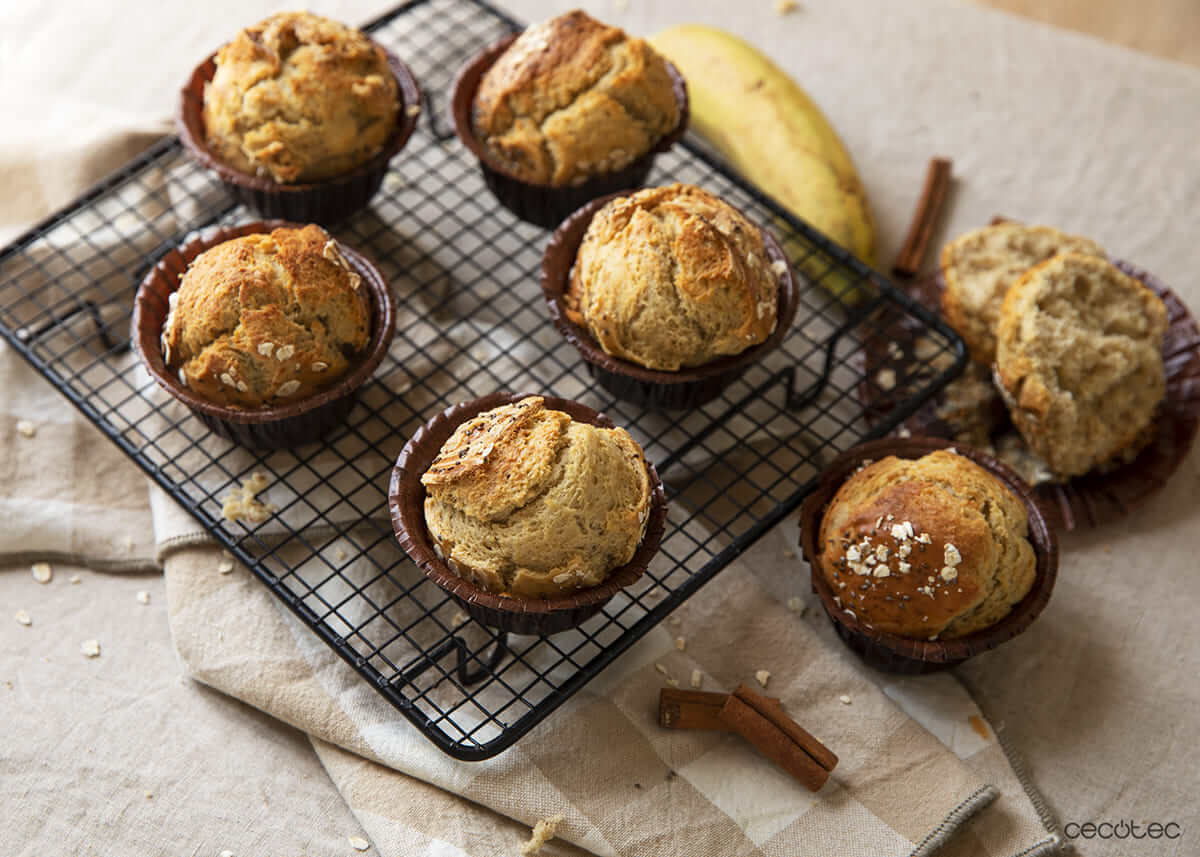 Muffins de plátano y crema de cacahuete en Mambo Recetas Cecotec