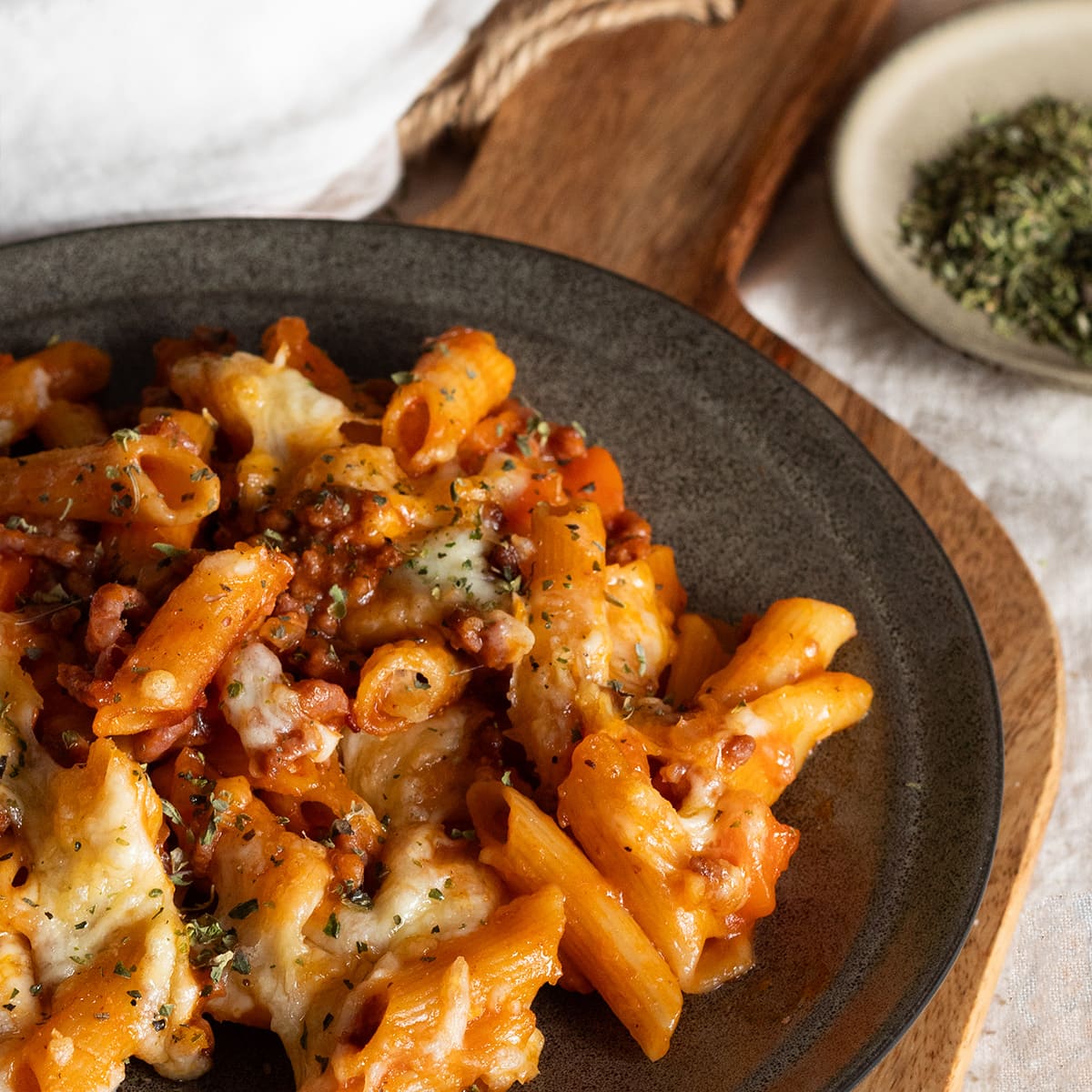 Macarrones a la bolo esa con queso gratinado en Olla GM